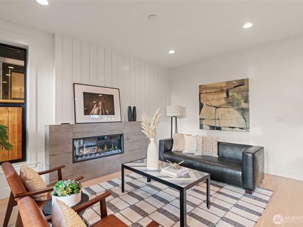 8005 131st Place NE, Kirkland WA 98033