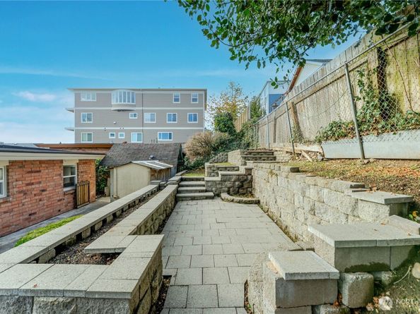 6416 NE 181st Street, Kenmore WA 98028