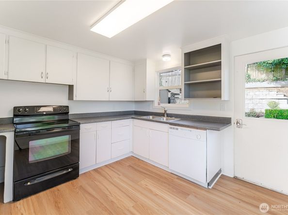 6416 NE 181st Street, Kenmore WA 98028