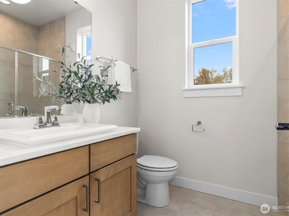 21418 116th Place SE, Kent WA 98031