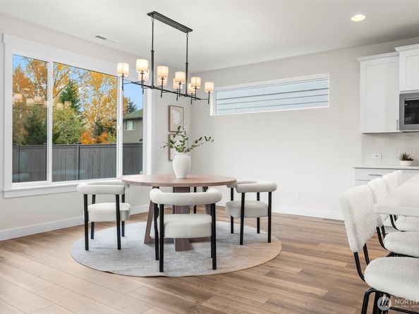 21418 116th Place SE, Kent WA 98031