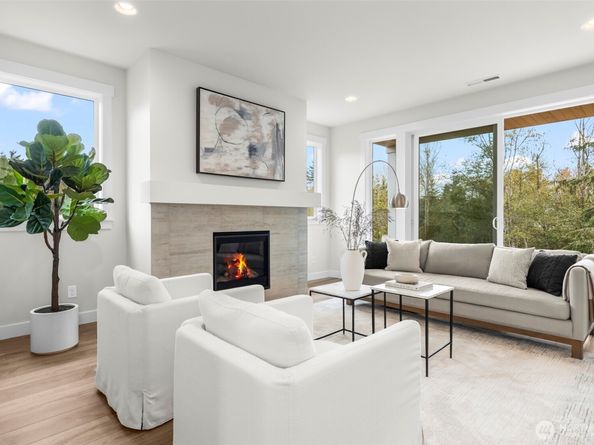 21418 116th Place SE, Kent WA 98031