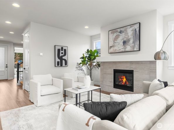 21418 116th Place SE, Kent WA 98031