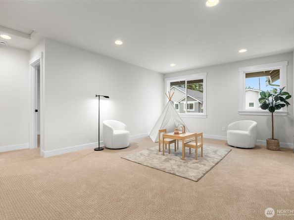 21418 116th Place SE, Kent WA 98031