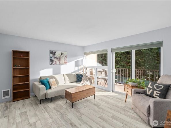 13201 Linden Avenue North 310A, Seattle WA 98133