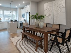 19264 NE 69th Circle 103, Redmond WA 98052