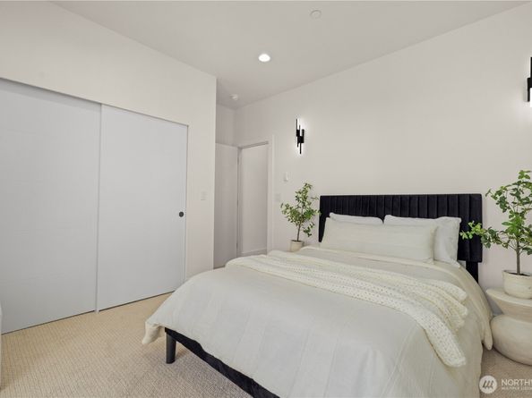 7522 6th Avenue NW, Seattle WA 98117