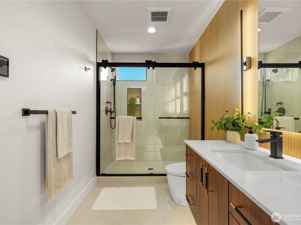 7522 6th Avenue NW, Seattle WA 98117