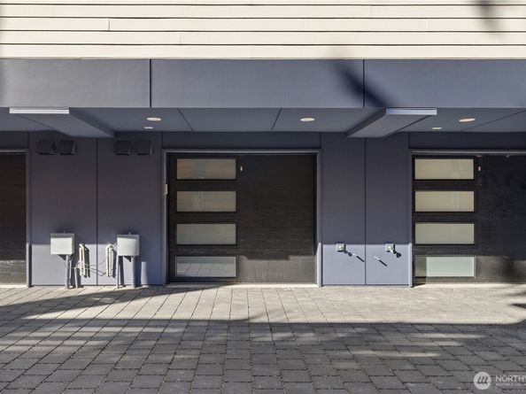 7522 6th Avenue NW, Seattle WA 98117