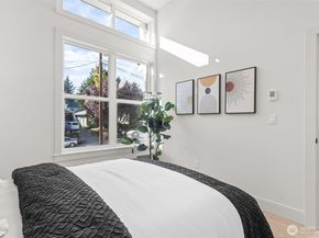 7350 22nd Avenue NW B, Seattle WA 98117