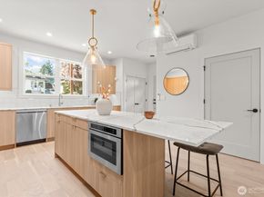 7350 22nd Avenue NW B, Seattle WA 98117