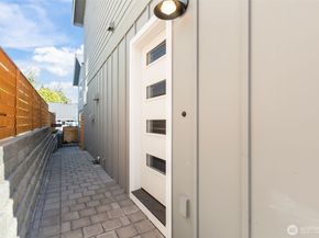 7350 22nd Avenue NW B, Seattle WA 98117