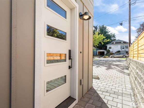 7350 22nd Avenue NW B, Seattle WA 98117