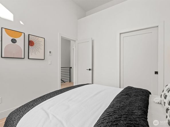 7350 22nd Avenue NW B, Seattle WA 98117