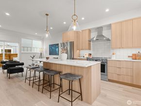 7350 22nd Avenue NW B, Seattle WA 98117