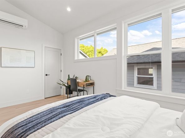 7350 22nd Avenue NW B, Seattle WA 98117