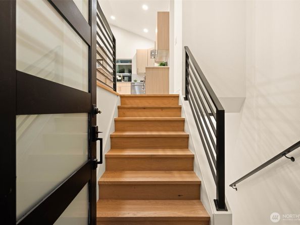 16413 NE 105th Place, Redmond WA 98052