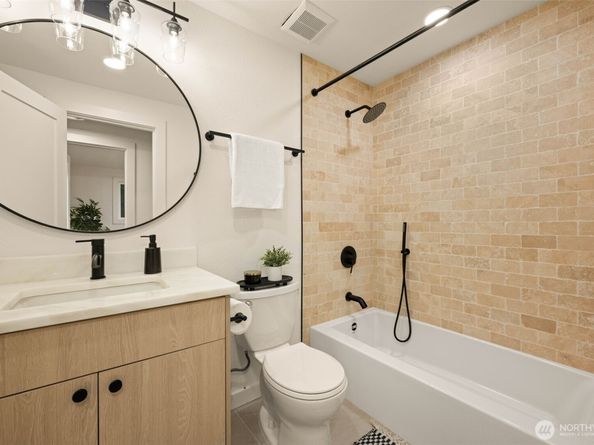 16413 NE 105th Place, Redmond WA 98052