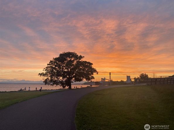 500 Elliott Avenue W 504, Seattle WA 98119