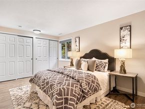 12540 SE 32nd Street 35, Bellevue WA 98005