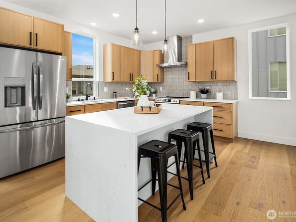 723 18th Avenue, Seattle WA 98122