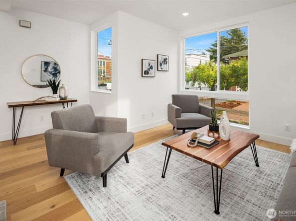 723 18th Avenue, Seattle WA 98122