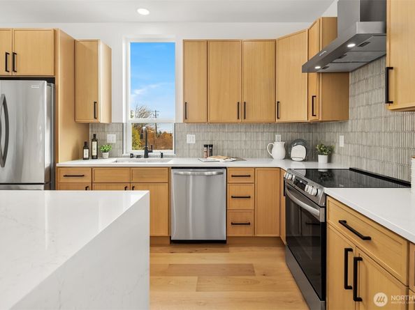 723 18th Avenue, Seattle WA 98122