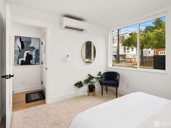 723 18th Avenue, Seattle WA 98122