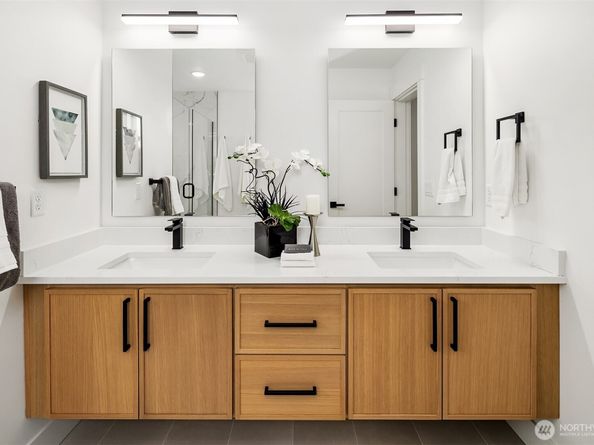 723 18th Avenue, Seattle WA 98122