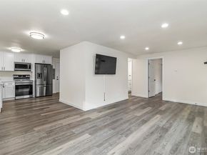 4512 S 3rd Avenue C, Everett WA 98203