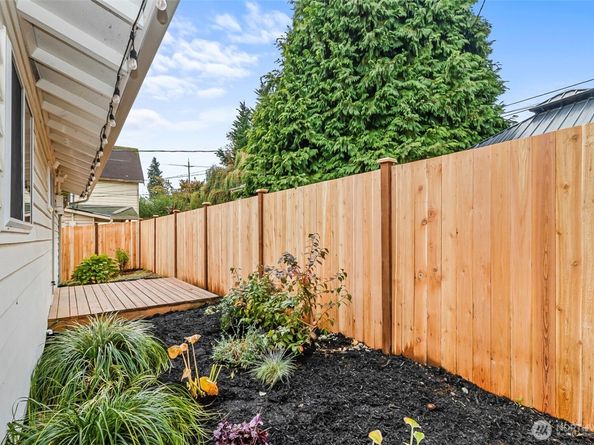 4512 S 3rd Avenue C, Everett WA 98203