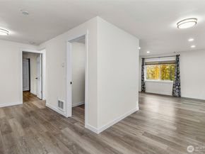 4512 S 3rd Avenue C, Everett WA 98203