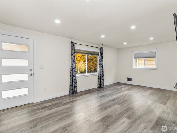 4512 S 3rd Avenue C, Everett WA 98203