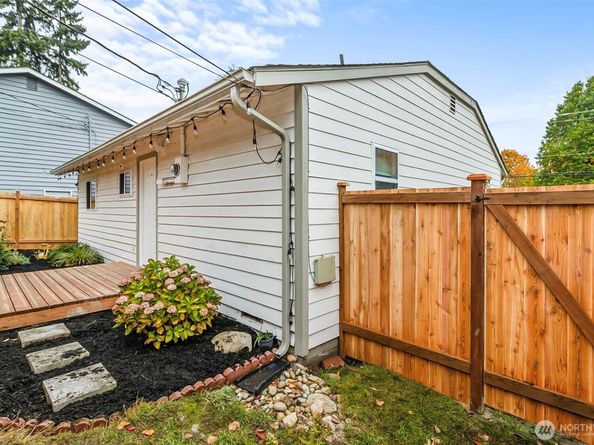 4512 S 3rd Avenue C, Everett WA 98203