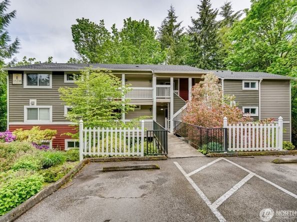 15238 SE 43rd Court E301, Bellevue WA 98006