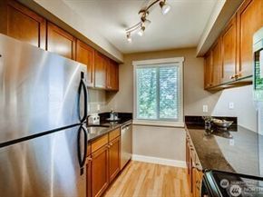 15238 SE 43rd Court E301, Bellevue WA 98006