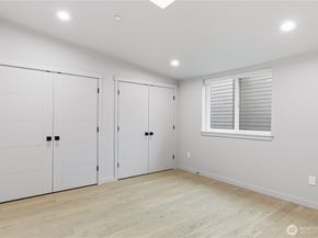 11831 59th Avenue S B, Seattle WA 98178