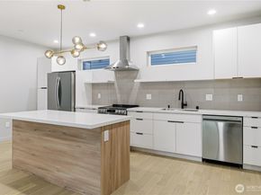 11831 59th Avenue S B, Seattle WA 98178