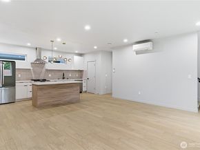 11831 59th Avenue S B, Seattle WA 98178