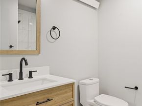 11831 59th Avenue S B, Seattle WA 98178