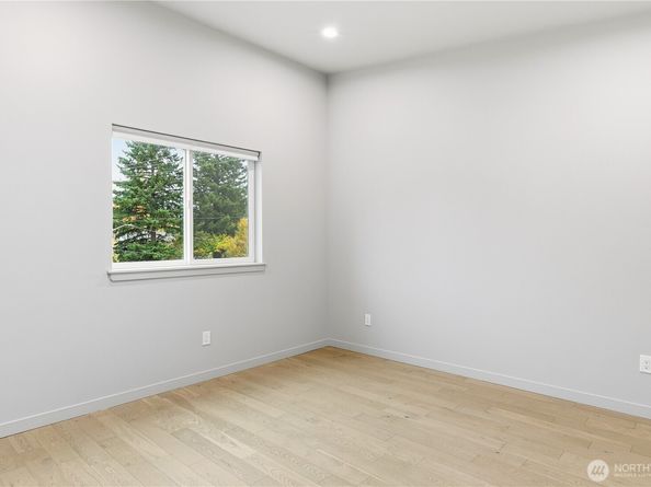 11831 59th Avenue S B, Seattle WA 98178