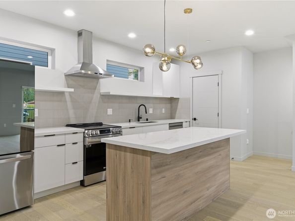 11831 59th Avenue S B, Seattle WA 98178