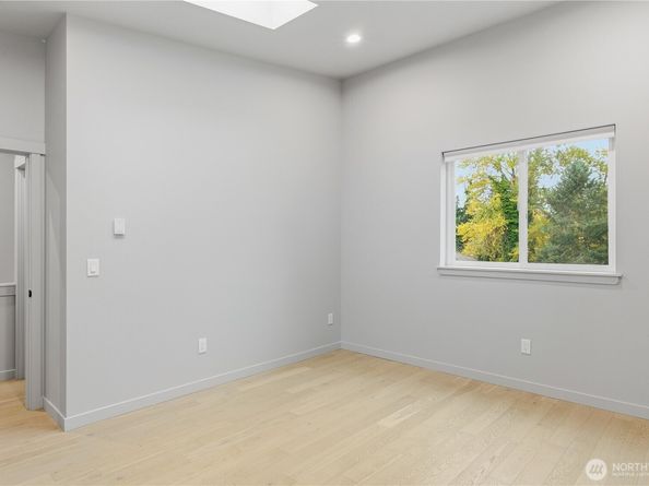 11831 59th Avenue S B, Seattle WA 98178