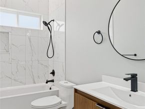 11831 59th Avenue S B, Seattle WA 98178