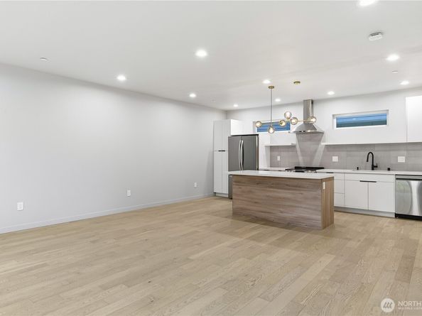 11831 59th Avenue S B, Seattle WA 98178