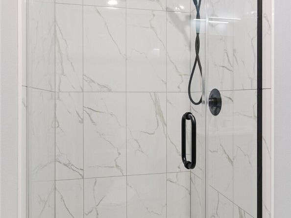 11831 59th Avenue S B, Seattle WA 98178