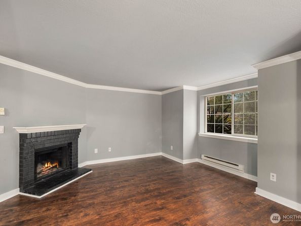 23410 18th Avenue S F101, Des Moines WA 98198