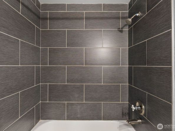 23410 18th Avenue S F101, Des Moines WA 98198