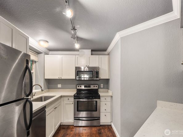 23410 18th Avenue S F101, Des Moines WA 98198