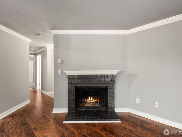 23410 18th Avenue S F101, Des Moines WA 98198